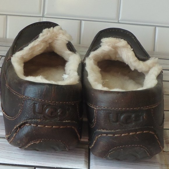 SIZE 11. UGG shearling lined leather slippers/loafers.